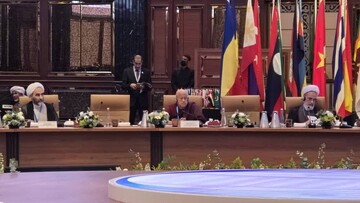 هیچ نیرویی مانند ادیان توانایی تزریق آرامش به وجدان ملت‌ها را ندارد