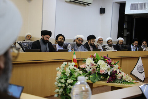تصاویر|نشست ماهانه مدیران مدارس علمیه اصفهان