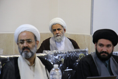 تصاویر|نشست ماهانه مدیران مدارس علمیه اصفهان