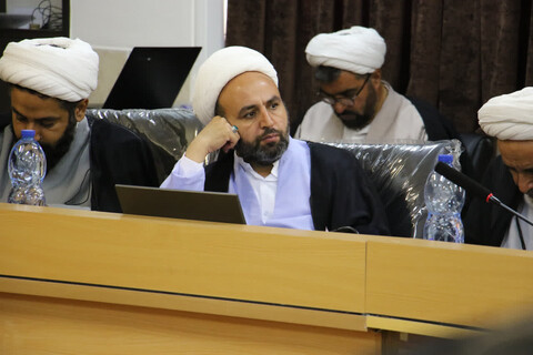 تصاویر|نشست ماهانه مدیران مدارس علمیه اصفهان