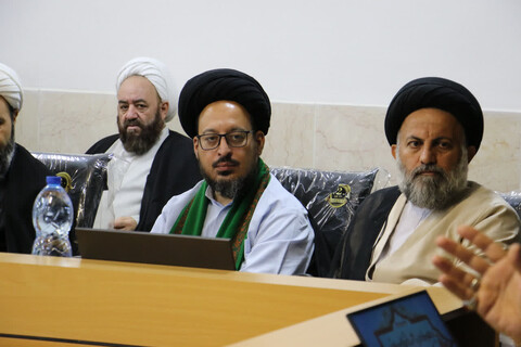 تصاویر|نشست ماهانه مدیران مدارس علمیه اصفهان