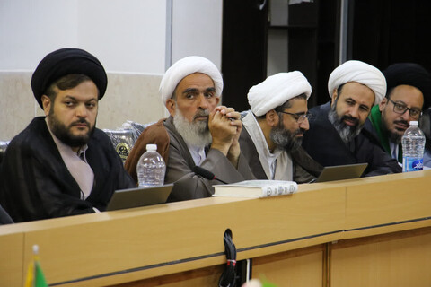 تصاویر|نشست ماهانه مدیران مدارس علمیه اصفهان