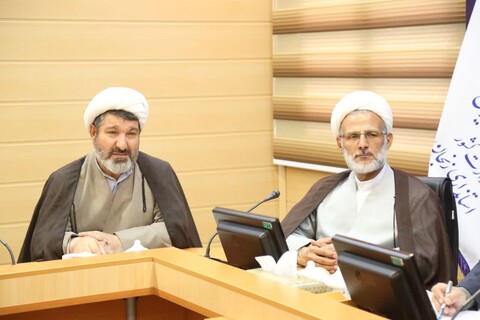 تصاویر/ اعضای شورای هماهنگی نهادهای حوزوی استان زنجان با استاندار زنجان