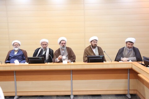 تصاویر/ اعضای شورای هماهنگی نهادهای حوزوی استان زنجان با استاندار زنجان