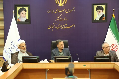 تصاویر/ اعضای شورای هماهنگی نهادهای حوزوی استان زنجان با استاندار زنجان