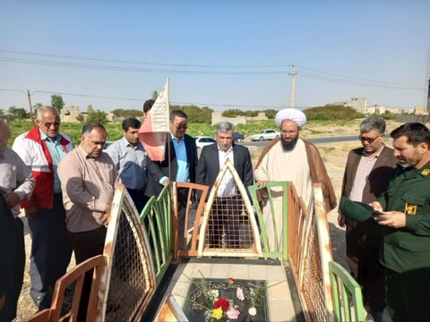 تصاویر | مراسم غبارروبی و عطرافشانی مزار شهدای شهرستان لیلان