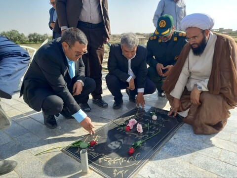 تصاویر | مراسم غبارروبی و عطرافشانی مزار شهدای شهرستان لیلان