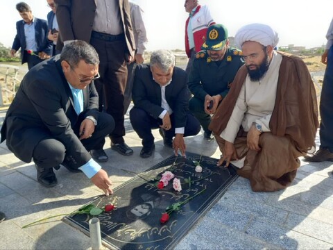 تصاویر | مراسم غبارروبی و عطرافشانی مزار شهدای شهرستان لیلان