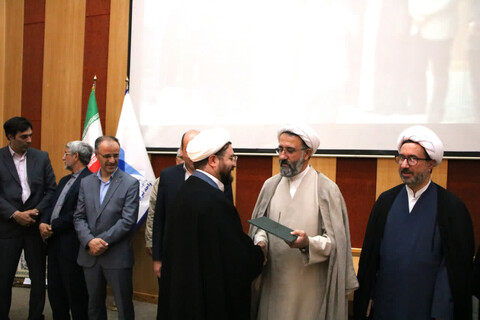 تصاویر/ آئین تکریم و معارفه مسئول نهاد نمایندگی مقام معظم رهبری در دانشگاه های آزاد اسلامی استان آذربایجان شرقی