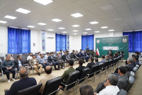 تصاویر دیدار کارمندان و فرماندهان پایگاه‌های مقاومت بسیج کارمندان ادارات کل لرستان با نماینده ولی‌فقیه در استان