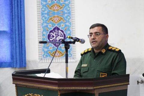 تصاویر دیدار کارمندان و فرماندهان پایگاه‌های مقاومت بسیج کارمندان ادارات کل لرستان با نماینده ولی‌فقیه در استان