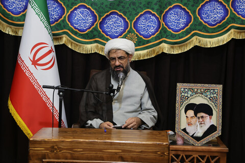 تصاویر / تقدیر امام جمعه همدان از خواهران‌ مبلغه فعال در ایام اربعین حسینی