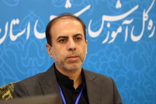 تأکید مدیرکل آموزش و پرورش قم بر نقش محوری نماز در تربیت و ارتقای عملکرد دانش‌آموزان