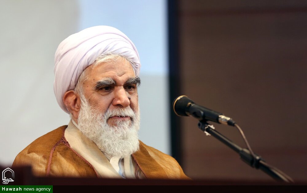  بازگویی نکات مهم بیانات رهبر معظم انقلاب وظیفه همه معلمان است