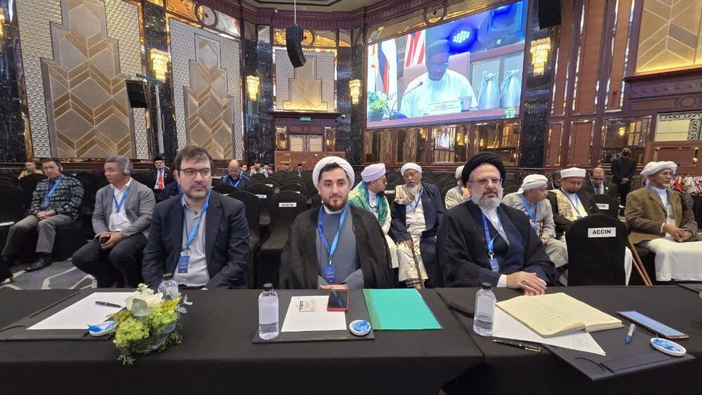 Ayətullah Ərafi Malayziyada keçirilən beynəlxalq dini liderlər konfransında iştirak edib + şəkillər