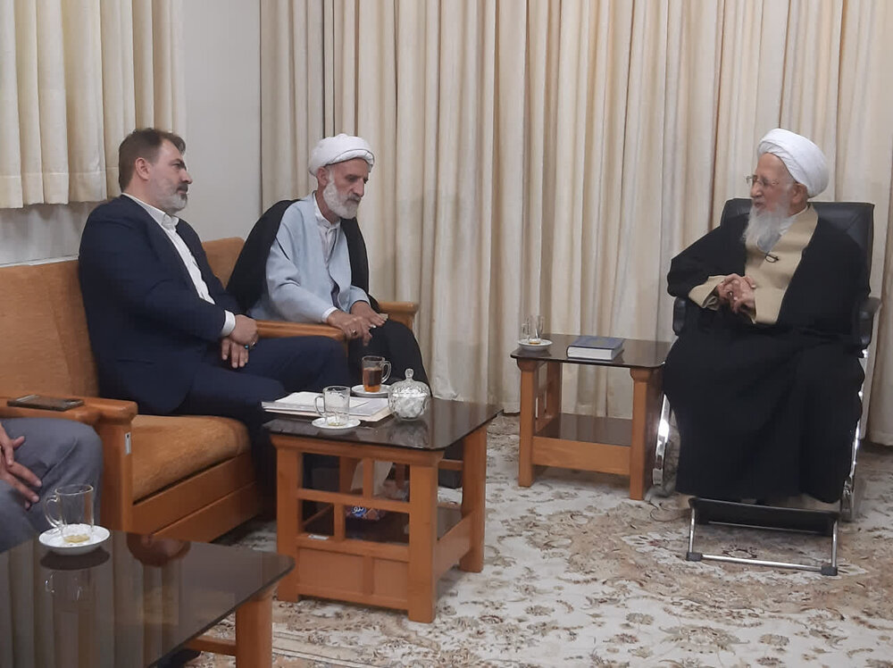 تأکيد سماحة آية اللّه العظمى جوادي الآملي على ضرورة الاستثمار في التعليم والإنتاج