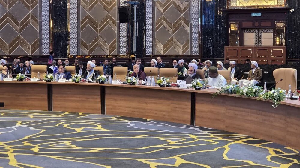 Ayetullah Arafi’nin Malezya’daki Uluslararası Dinî Liderler Konferansı’na Katılımı