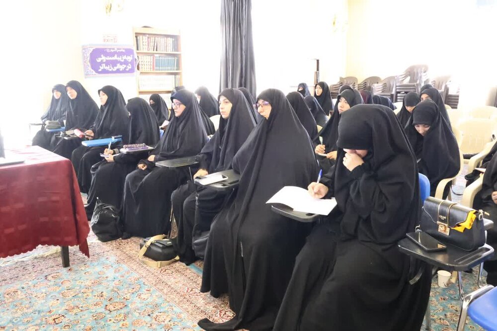 نخستین نشست مدرسه تابستانه «بررسی اندیشه‌های نواخباری‌گری» با موضوع «رویکردها و روش‌های فهم حدیث» در جامعه المصطفی العالمیه نمایندگی خراسان