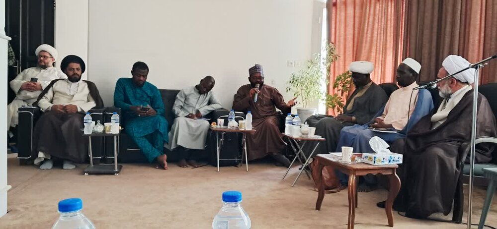 Umoja wa Waafrika Qum Irani, wakutana na Mwakilishi wa Kwanza wa Kiongozi wa Mapinduzi katika Bara la Afrika