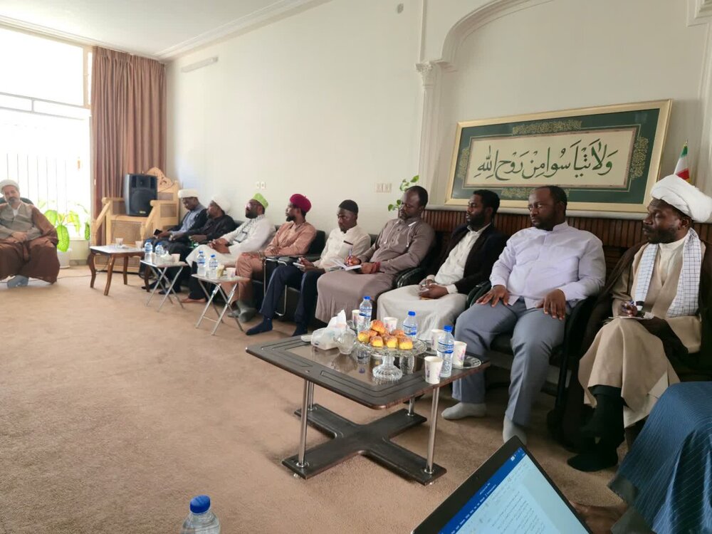 Umoja wa Waafrika Qum Irani, wakutana na Mwakilishi wa Kwanza wa Kiongozi wa Mapinduzi katika Bara la Afrika