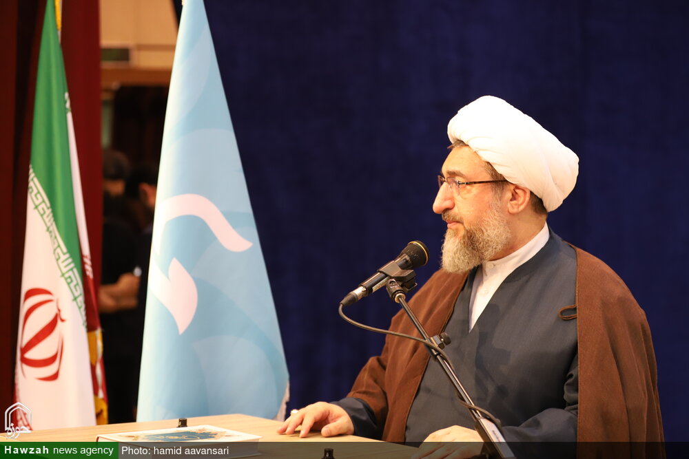 جوانان را با زبان روز به مساجد جذب کنیم