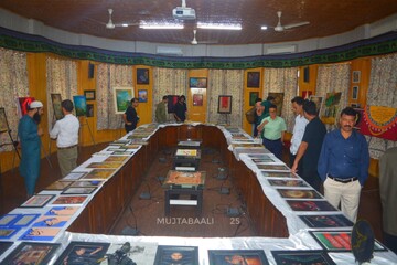 دانشگاه کشمیر میزبان نمایشگاه  «قربانی، عشق و عاشورا» بود