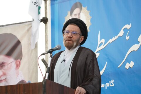 تصاویر آیین گلنگ زنی سومین تقاطع غیر همسطح خرم آباد