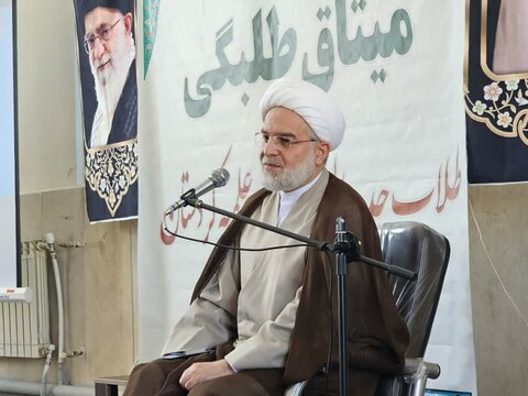 تصاویر/ اختتامیه طرح میثاق طلبگی در مدرسه علمیه امام باقر (ع) کامیاران