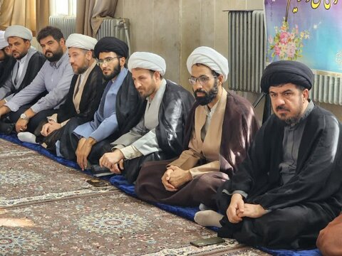 تصاویر/ اختتامیه طرح میثاق طلبگی در مدرسه علمیه امام باقر (ع) کامیاران