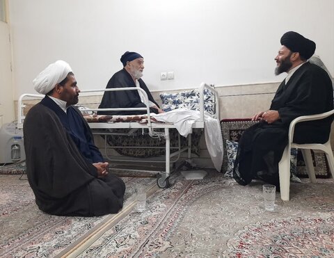 تصاویر/ عیادت تولیت مدرسه علمیه آیت‌الله مصطفوی(ره) کاشان از موسس مدرسه علمیه امیرالمؤمنین(ع) آران و بیدگل