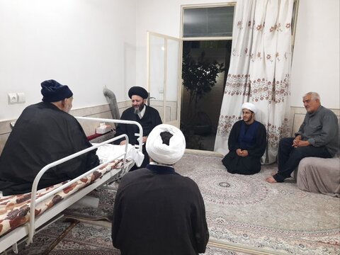 تصاویر/ عیادت تولیت مدرسه علمیه آیت‌الله مصطفوی(ره) کاشان از موسس مدرسه علمیه امیرالمؤمنین(ع) آران و بیدگل