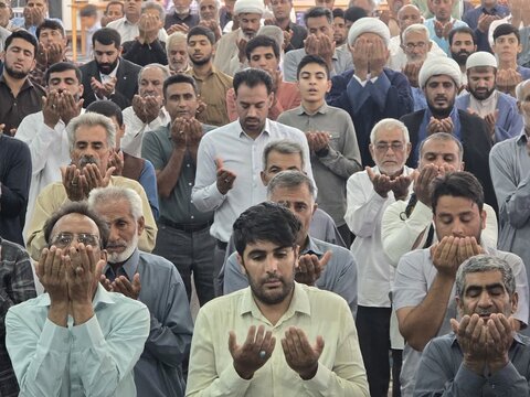 تصاویر/ اقامه نماز جمعه شهر ریگان