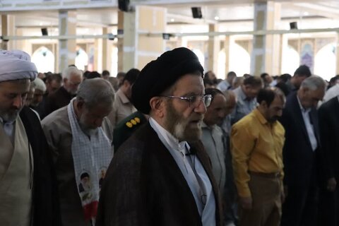 تصاویر اقامه نماز عبادی سیاسی جمعه در خرم آباد