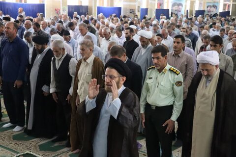 تصاویر اقامه نماز عبادی سیاسی جمعه در خرم آباد