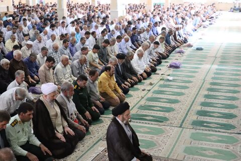 تصاویر اقامه نماز عبادی سیاسی جمعه در خرم آباد