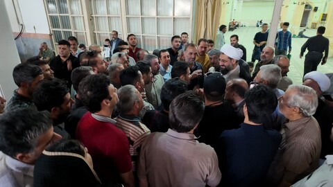 تصاویر / بازدید امام جمعه همدان از برگزاری میز خدمت در نماز جمعه همدان