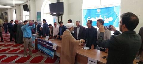 تصاویر / اقامه نماز جمعه نهاوند