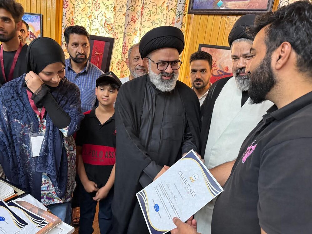 دانشگاه کشمیر میزبان نمایشگاه «قربانی، عشق و عاشورا» بود