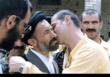 فیلم | روایت رهبر انقلاب از آشنایی و ارتباط با شهید حجت الاسلام  والمسلین سید علی اکبر  ابوترابی فرد