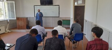 تصاویر/ آغاز کلاسهای آموزشی در مدرسه امام مهدی(عج) و موسسه آموزش عالی امام صادق(ع) کرمان