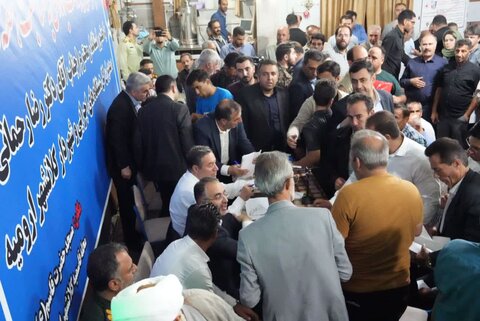 تصاویر/ حضور استاندار آذربایجان غربی در یکی از مساجد ارومیه