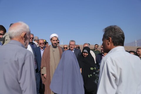 تصاویر / حضور  نماینده ولی فقیه در استان قزوین در گلزار شهدای روستای سیاهپوش