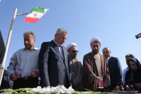 تصاویر / حضور  نماینده ولی فقیه در استان قزوین در گلزار شهدای روستای سیاهپوش