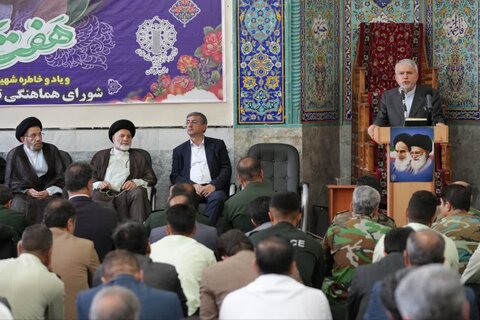 تصاویر مراسم گرامیداشت هفته دولت در مدرسه کمالیه خرم آباد