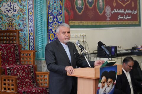 تصاویر مراسم گرامیداشت هفته دولت در مدرسه کمالیه خرم آباد