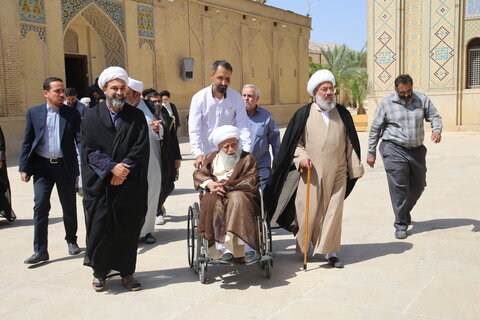 تصاویر| آیت‌الله کریمی جهرمی ضمن تشرف به حرم مطهر سیدعلاءالدین حسین (ع) با حجت الاسلام والمسلمین طاهری دیدار و گفت و گو کرد