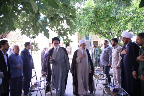 تصاویر| آیت‌الله کریمی جهرمی ضمن تشرف به حرم مطهر سیدعلاءالدین حسین (ع) با حجت الاسلام والمسلمین طاهری دیدار و گفت و گو کرد