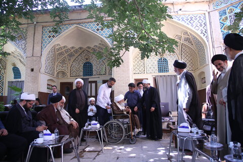 تصاویر| آیت‌الله کریمی جهرمی ضمن تشرف به حرم مطهر سیدعلاءالدین حسین (ع) با حجت الاسلام والمسلمین طاهری دیدار و گفت و گو کرد