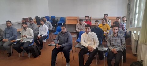 تصاویر/ آغاز کلاسهای آموزشی در مدرسه امام مهدی(عج) و موسسه آموزش عالی امام صادق(ع) کرمان