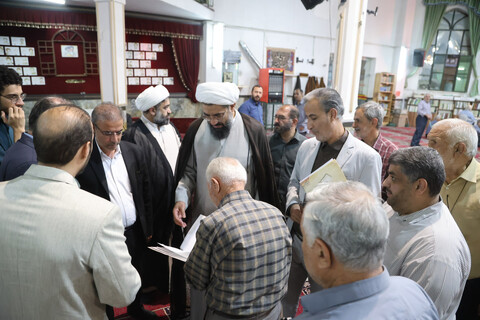 تصاویر / حضور مسئولان در مسجد قمر بنی‌هاشم شهرک فرهنگیان